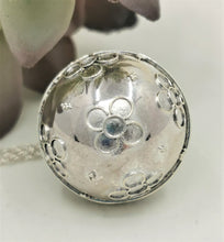 Load image into Gallery viewer, Silver sphere with silver flower detail
