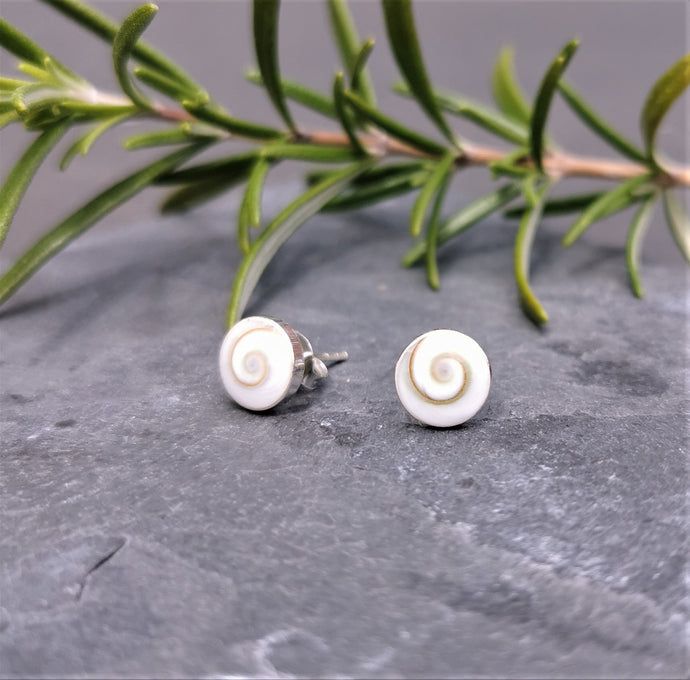 Shiva eye rounds set in silver round earrings with stud backs